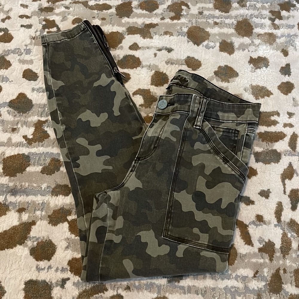 Kut from the Kloth Women's Camo Skinny Ankle Zip Cargo Pants Sz 6/28